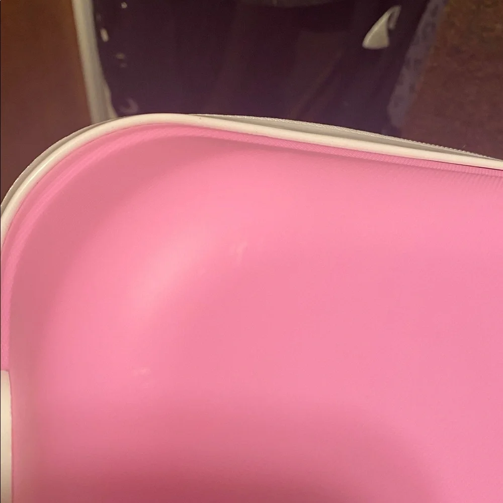 Pink Hello Kitty Hard Shell Case - Picture 12 of 12